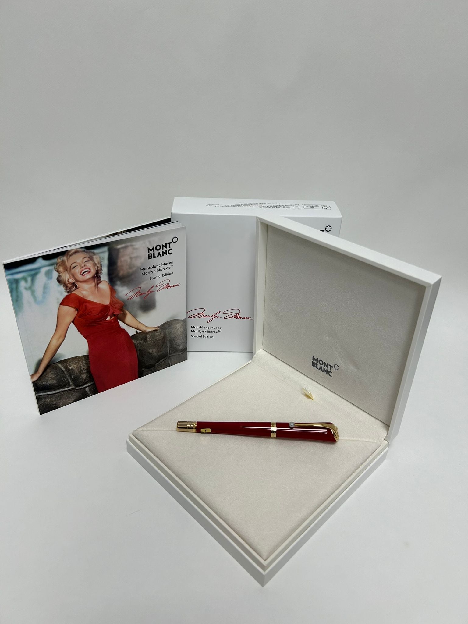 Full set Montblanc MUSES MARILYN MONROE SPECIAL EDITION FOUNTAIN PEN