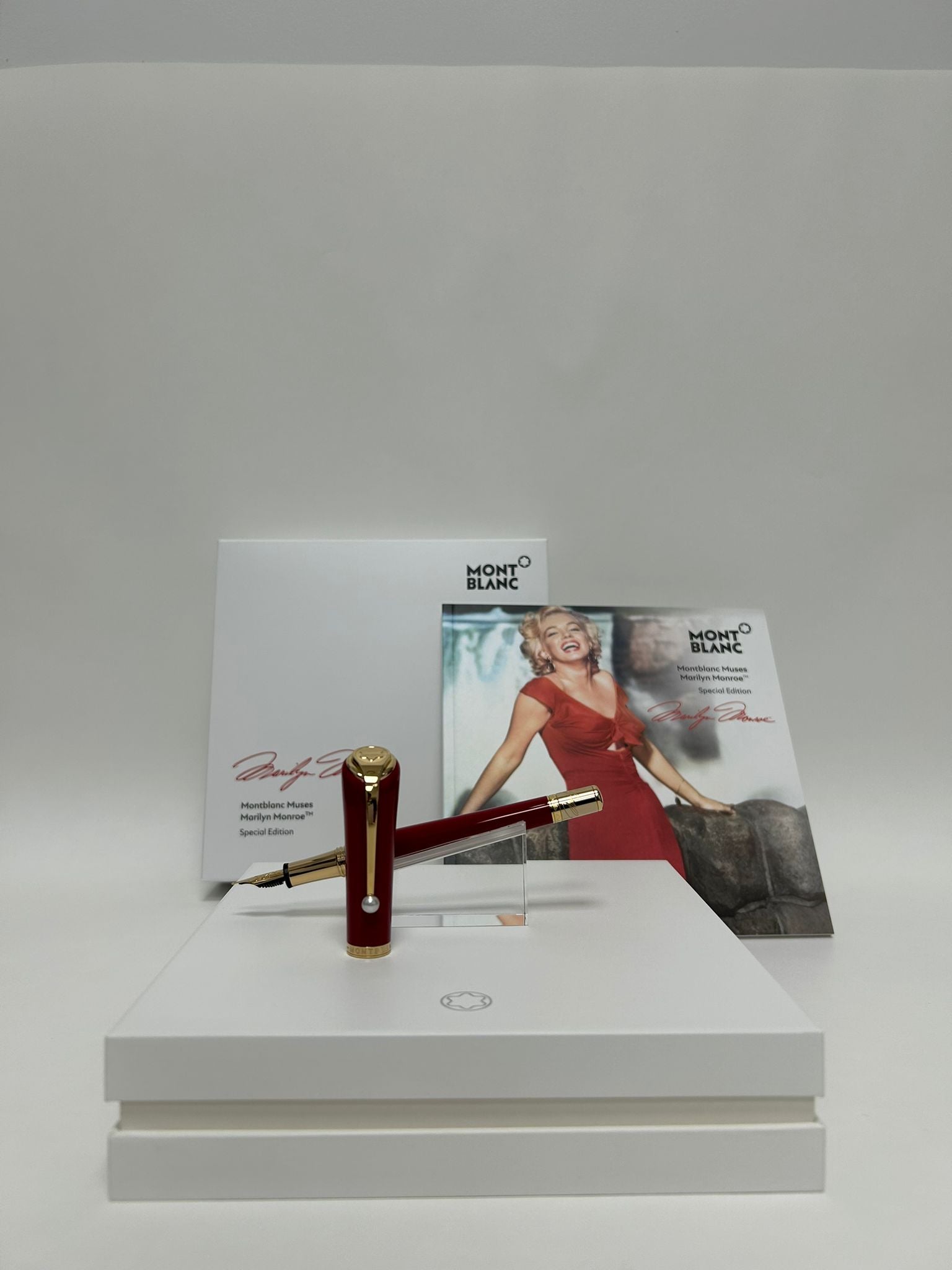 Full set Montblanc MUSES MARILYN MONROE SPECIAL EDITION FOUNTAIN PEN