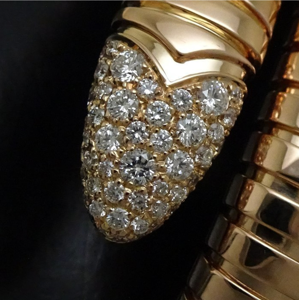 Bulgari serpenti tubogas單螺旋手鍊18k玫瑰金，鑲有3.2 ctw的玻璃鑽石