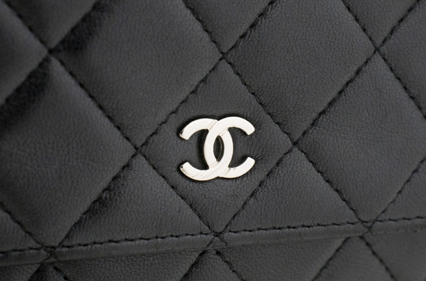 Pre-owned 2016 Quilted black colour Chanel Lambskin Classic CC Wallet on Chain