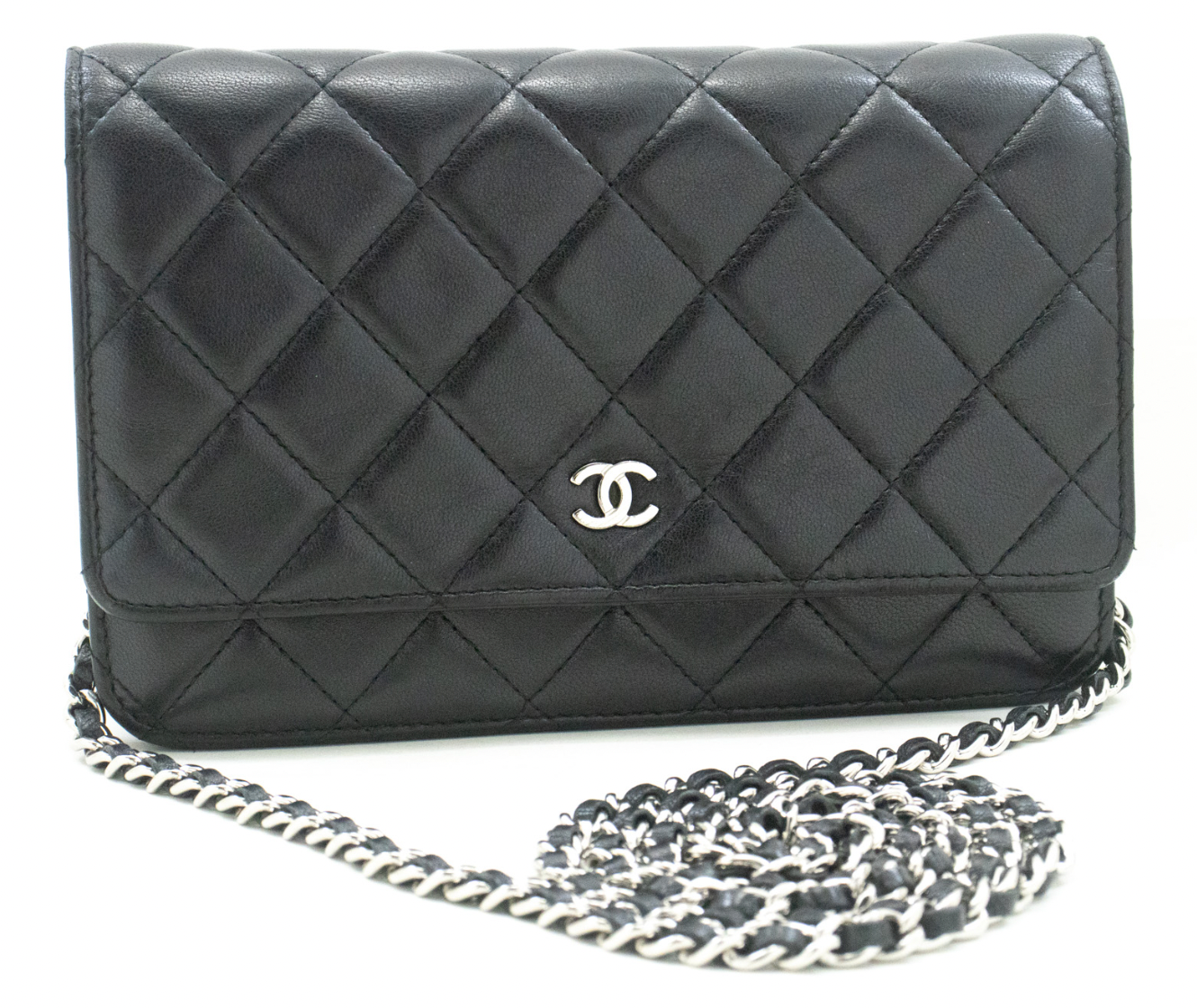 Pre-owned 2016 Quilted black colour Chanel Lambskin Classic CC Wallet on Chain