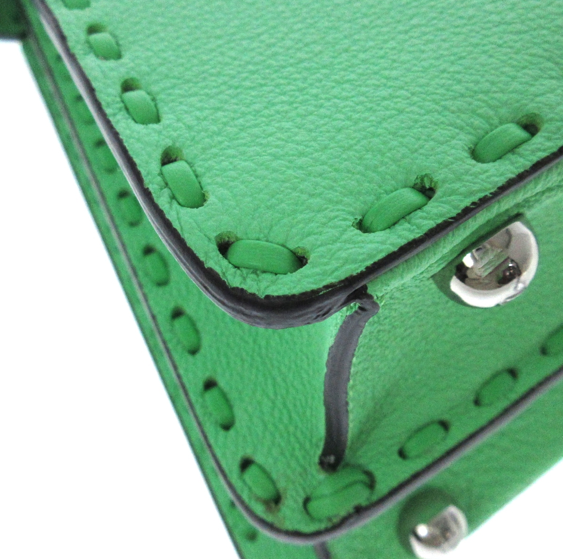 FENDI PEEKABOO SELLERIA in green colour accompanied with a long strap