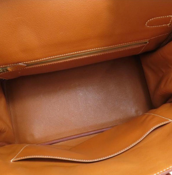 Pre-owned Hermes Birkin 35 handbag is made from Fauve Barenia Faubourg Togo leather with contrasting stitching and gold hardware