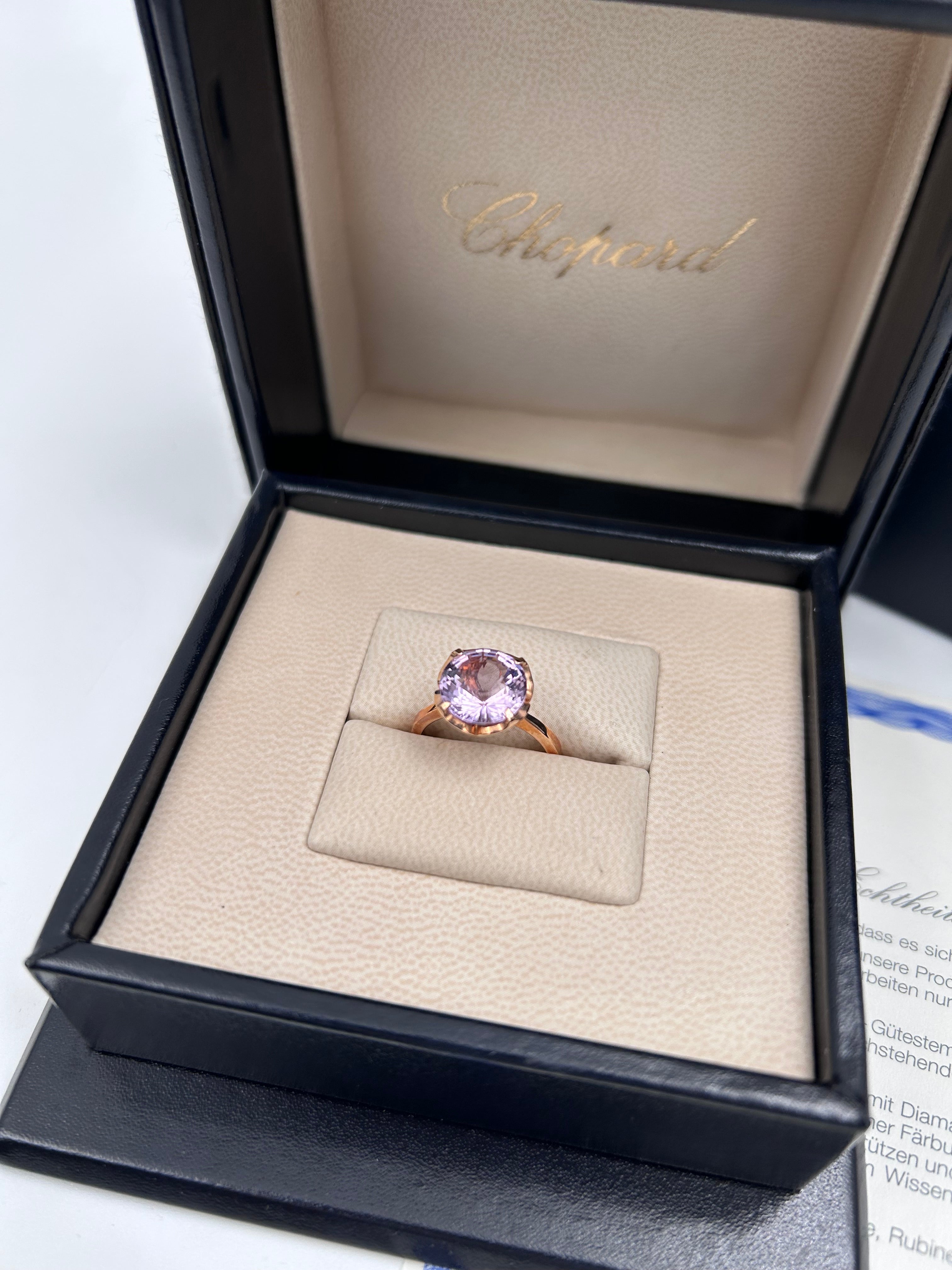 Pre-owned  ring from CHOPARD Imperiale collection made from 18k rose gold and amethyst