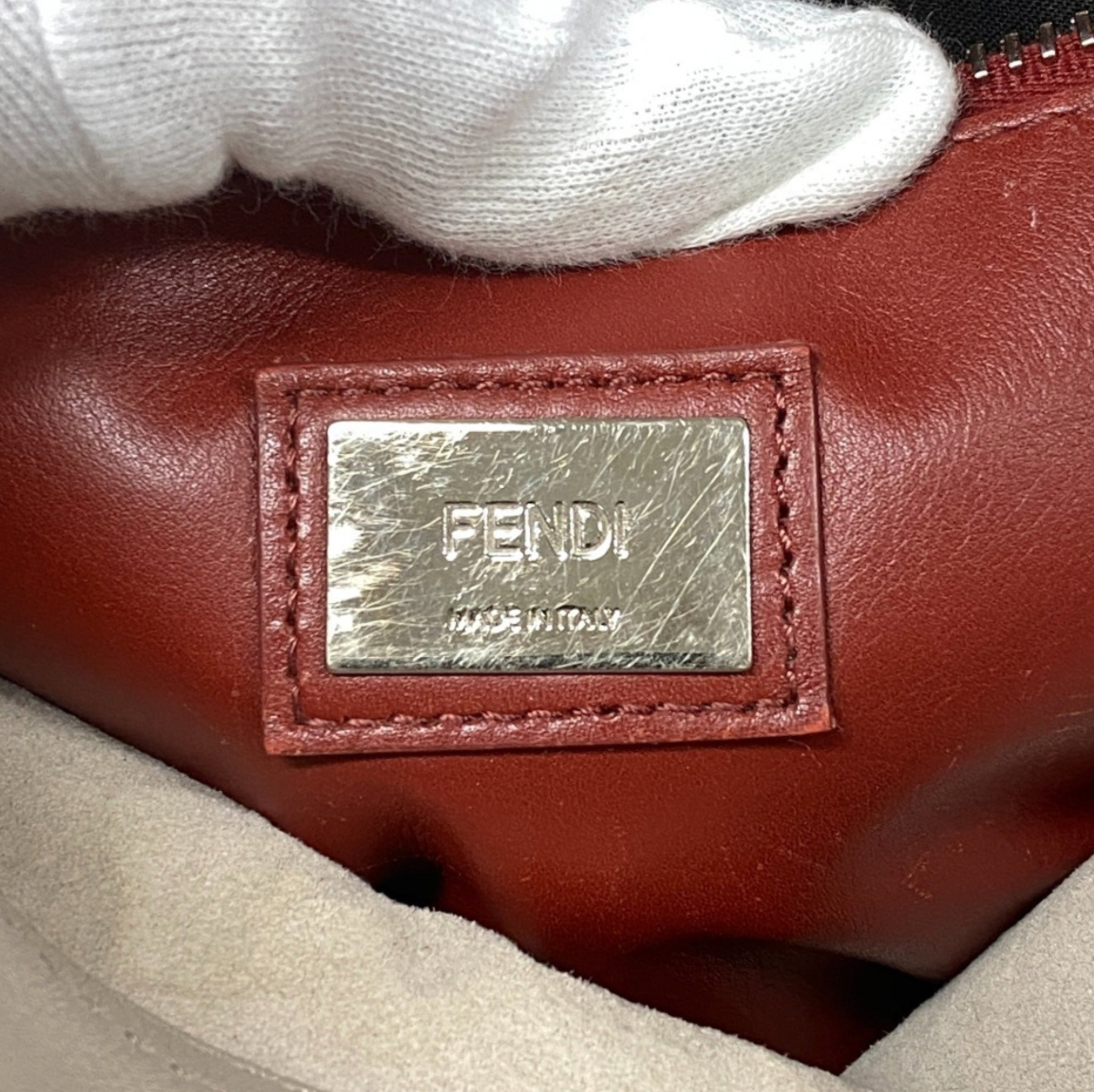 Pre-owned medium sized Peekaboo Fendi handbag, made of light gray leather and yellow trim