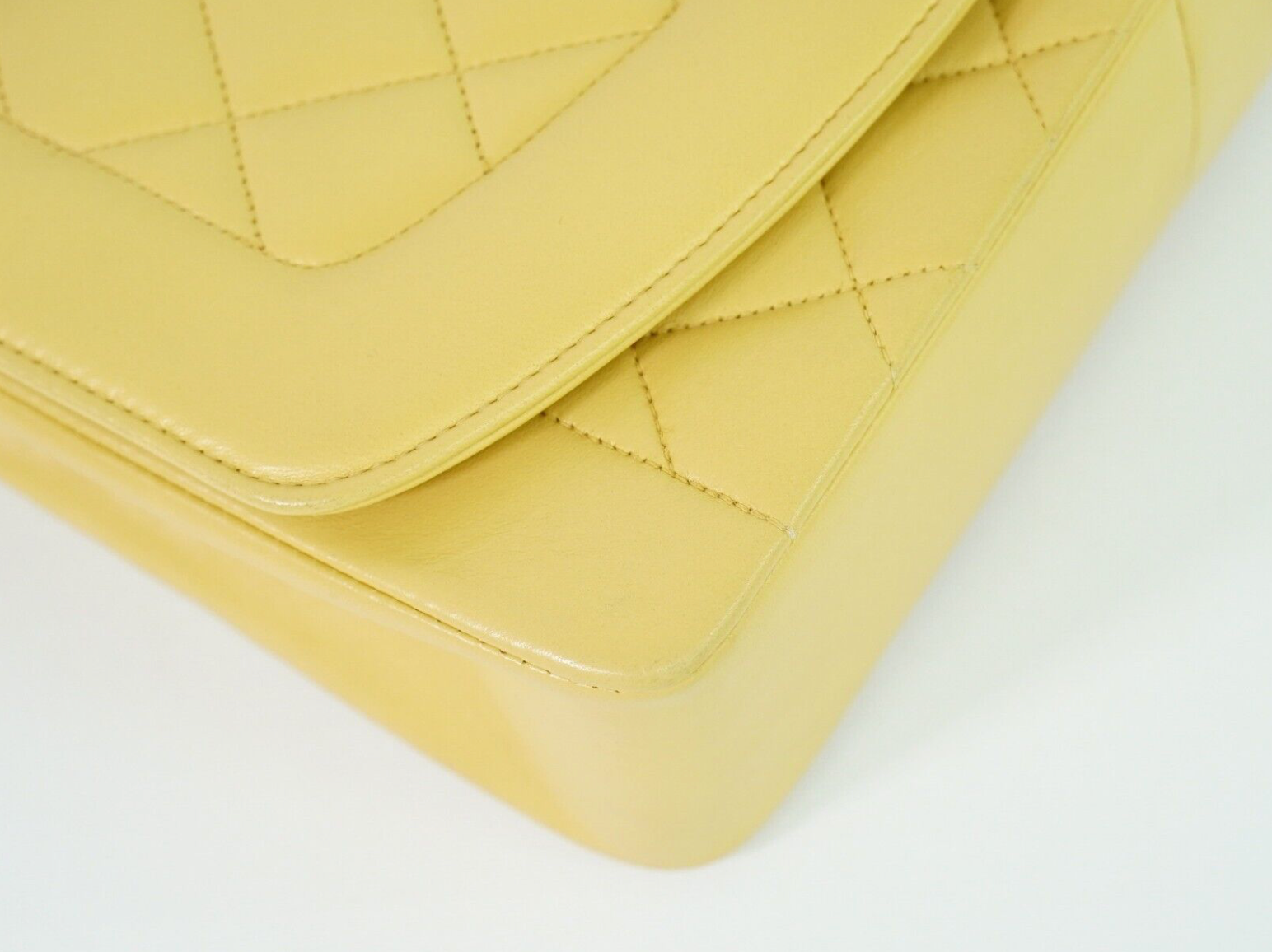 Pre-owned Vintage Chanel Diana CC leather shoulder bag in a yellow colour & gold-tone hardware