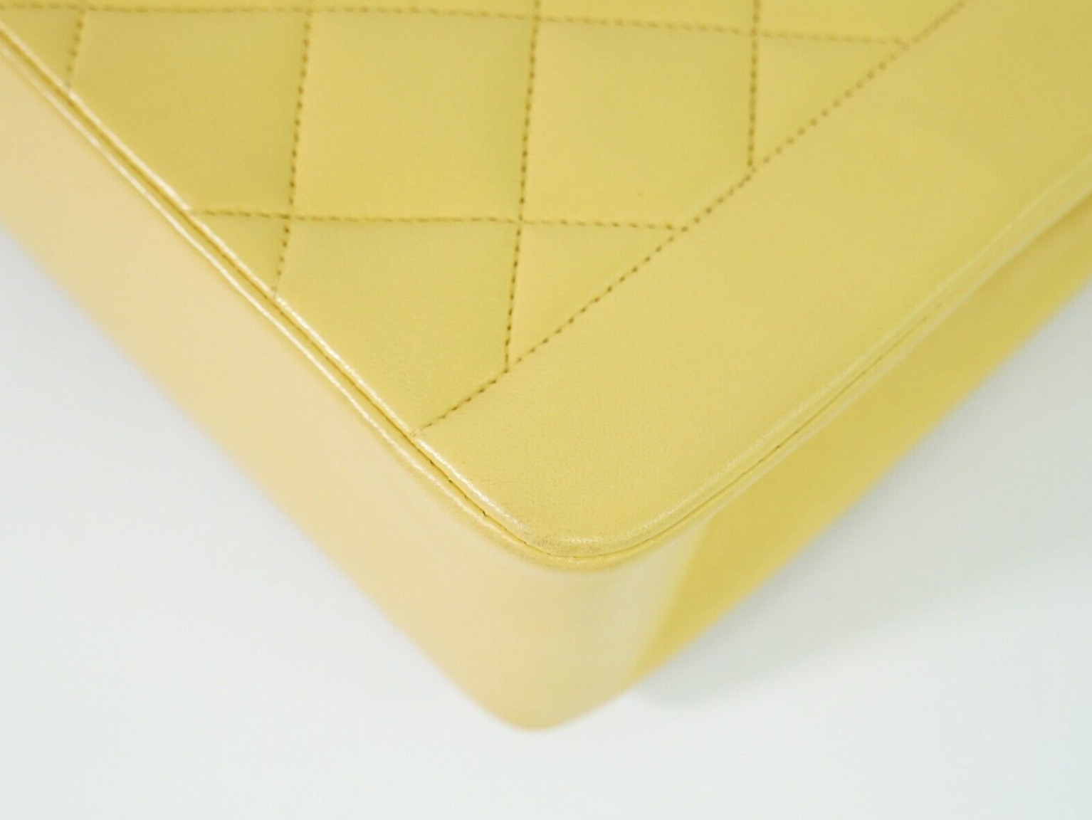 Pre-owned Vintage Chanel Diana CC leather shoulder bag in a yellow colour & gold-tone hardware