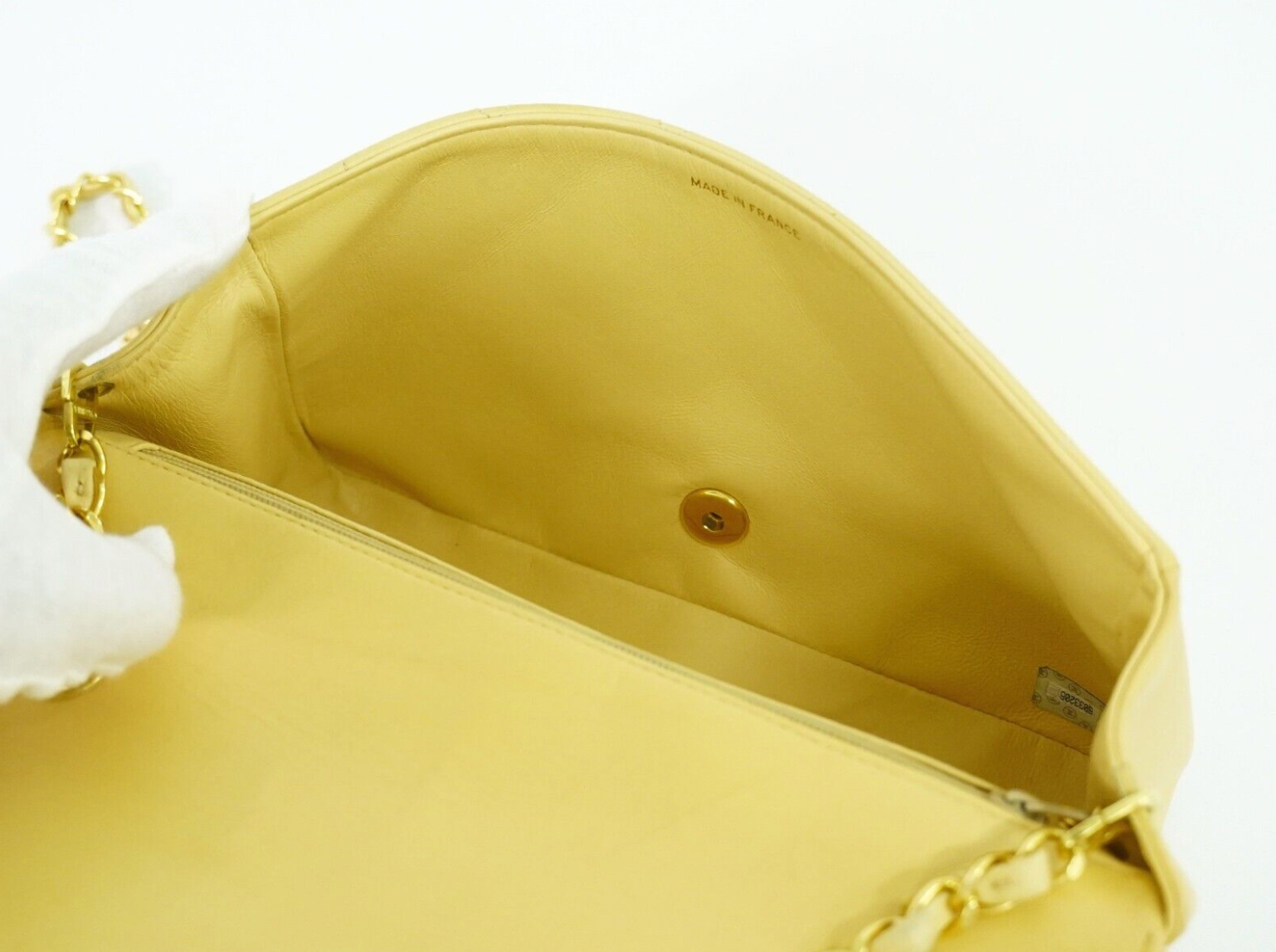 Pre-owned Vintage Chanel Diana CC leather shoulder bag in a yellow colour & gold-tone hardware