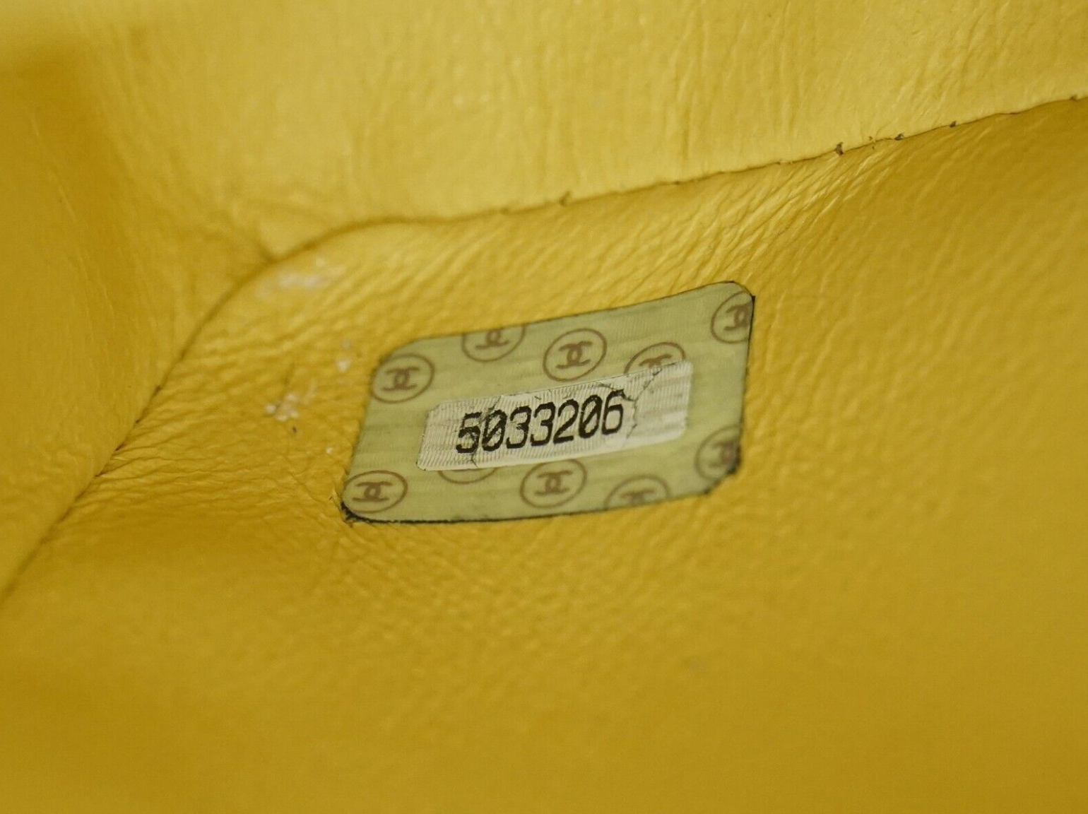 Pre-owned Vintage Chanel Diana CC leather shoulder bag in a yellow colour & gold-tone hardware