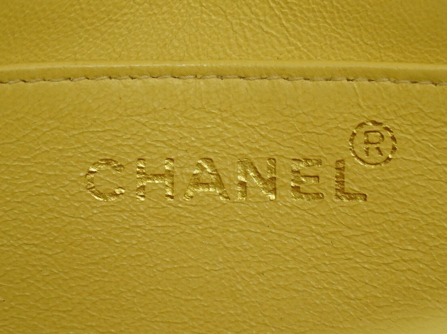 Pre-owned Vintage Chanel Diana CC leather shoulder bag in a yellow colour & gold-tone hardware