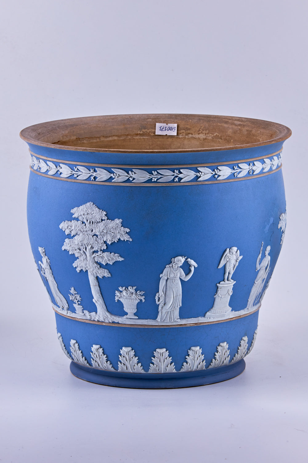 Wedgwood jasperware vase pot with porcelain stucco of neoclassical motif