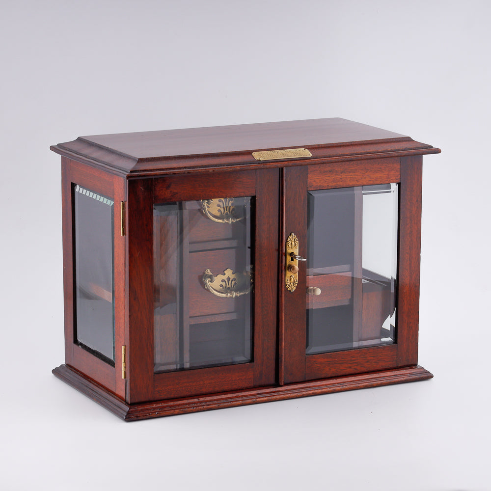 古董 19 世紀桃花心木和玻璃煙櫃