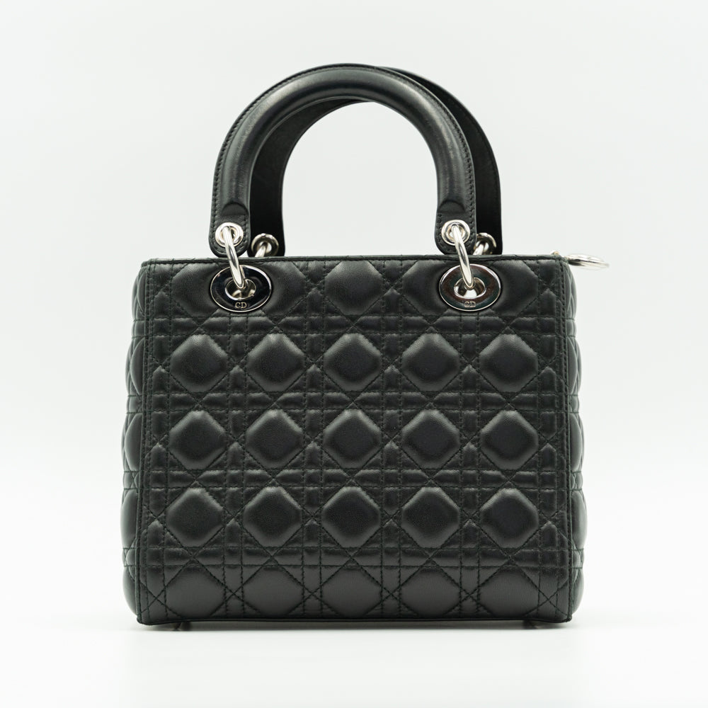 Bolso Lady Dior Totem mediano de piel de cordero negra