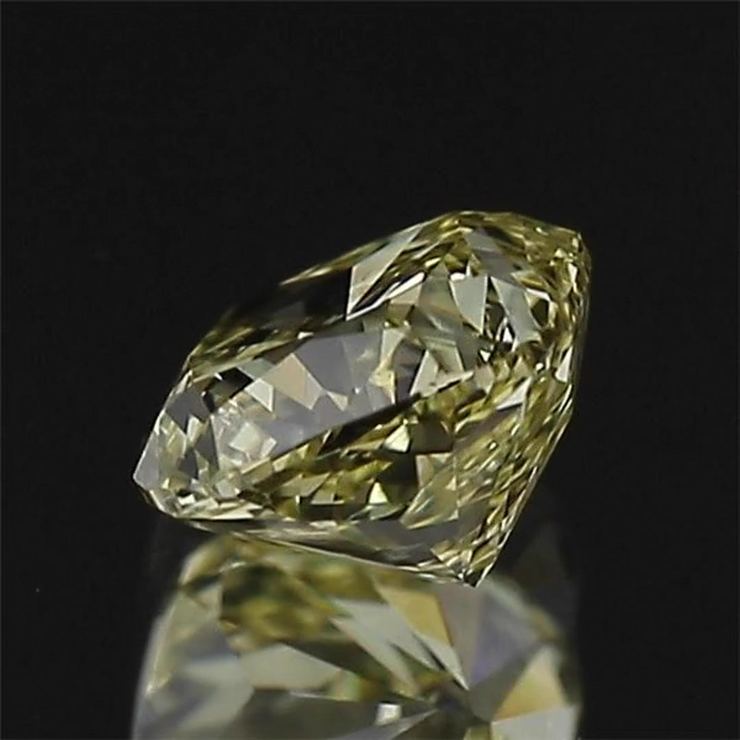 GIA certified 0,75ct VS2 clarity Cushion modified brilliant cut loose diamond of Fancy yellow color