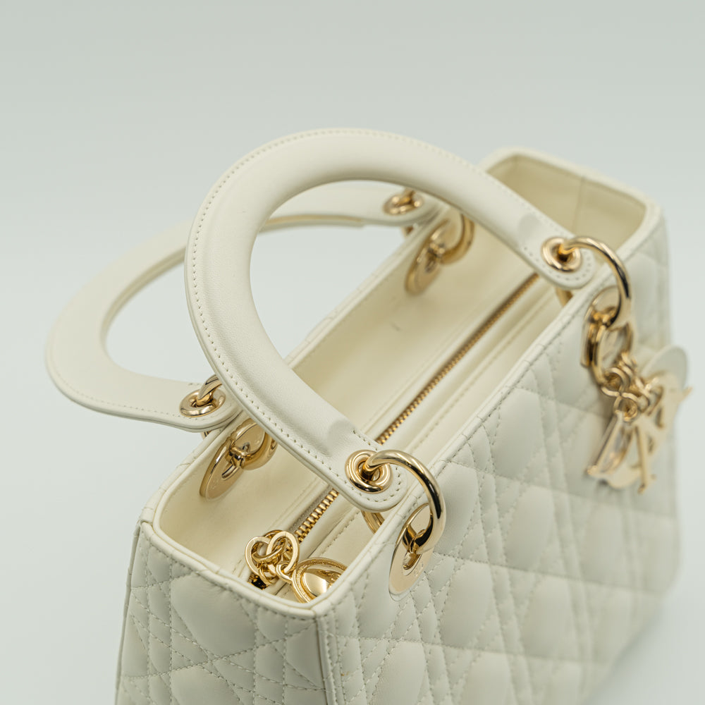 Lady Dior 白色（拿鐵）色小羊皮中型手提包