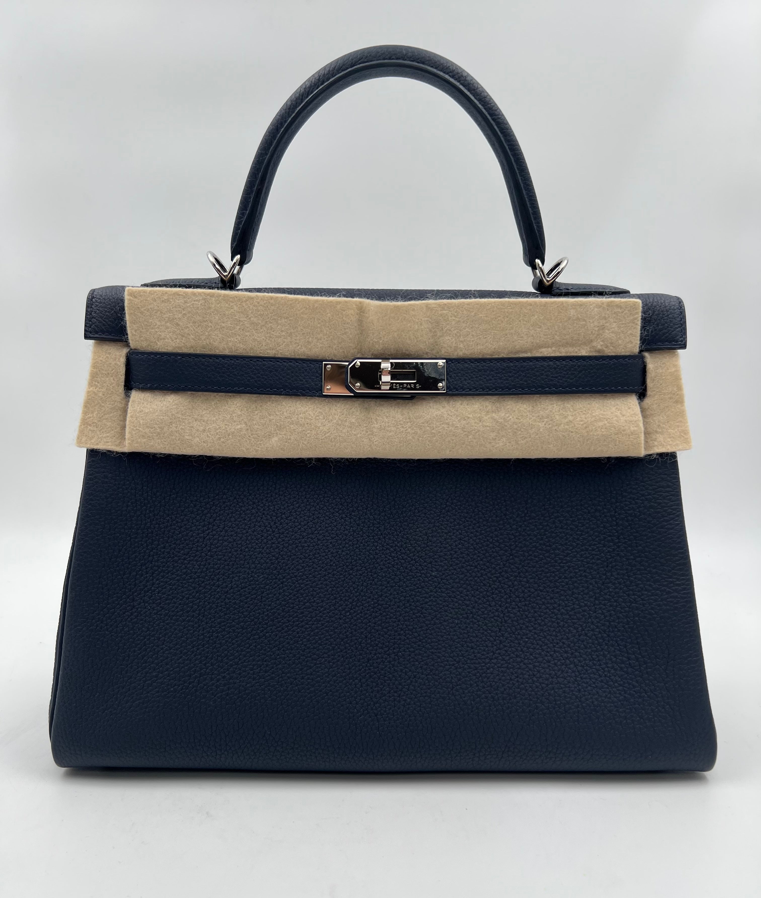 Full set Hermes Kelly Retourne 32 leather handbag in Blue Nuit Togo leather