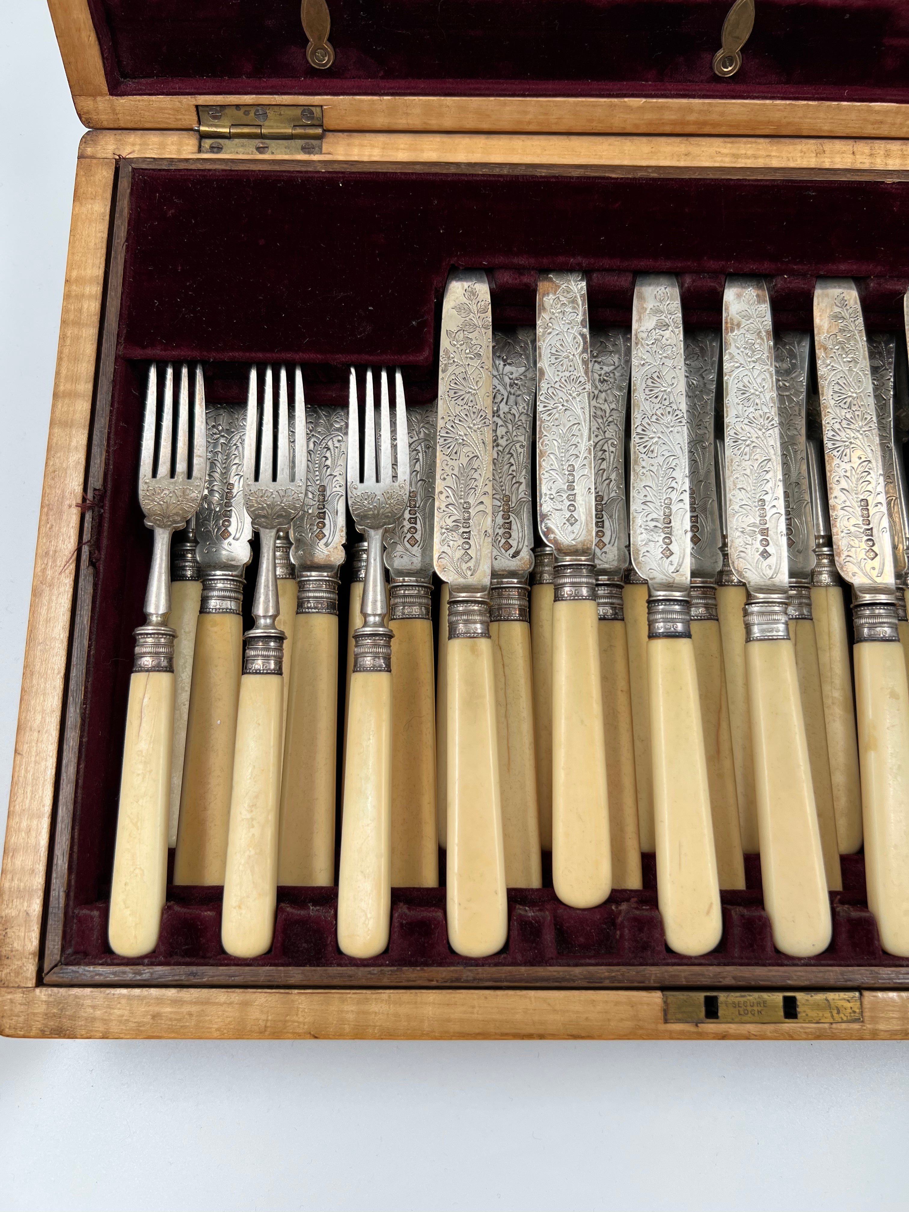 Antique Sheffields silverware tableware set in its original wooden box