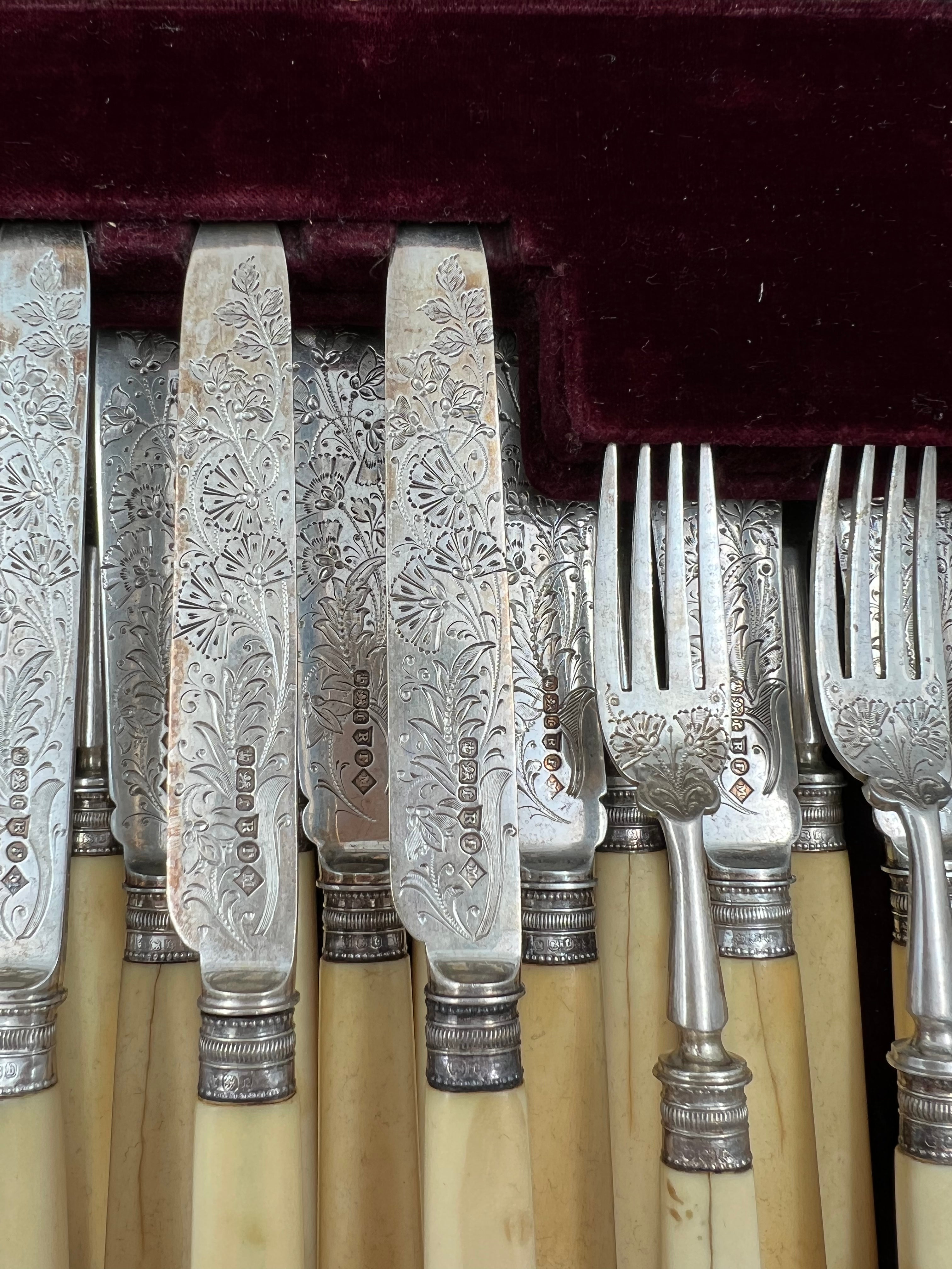 Antique Sheffields silverware tableware set in its original wooden box