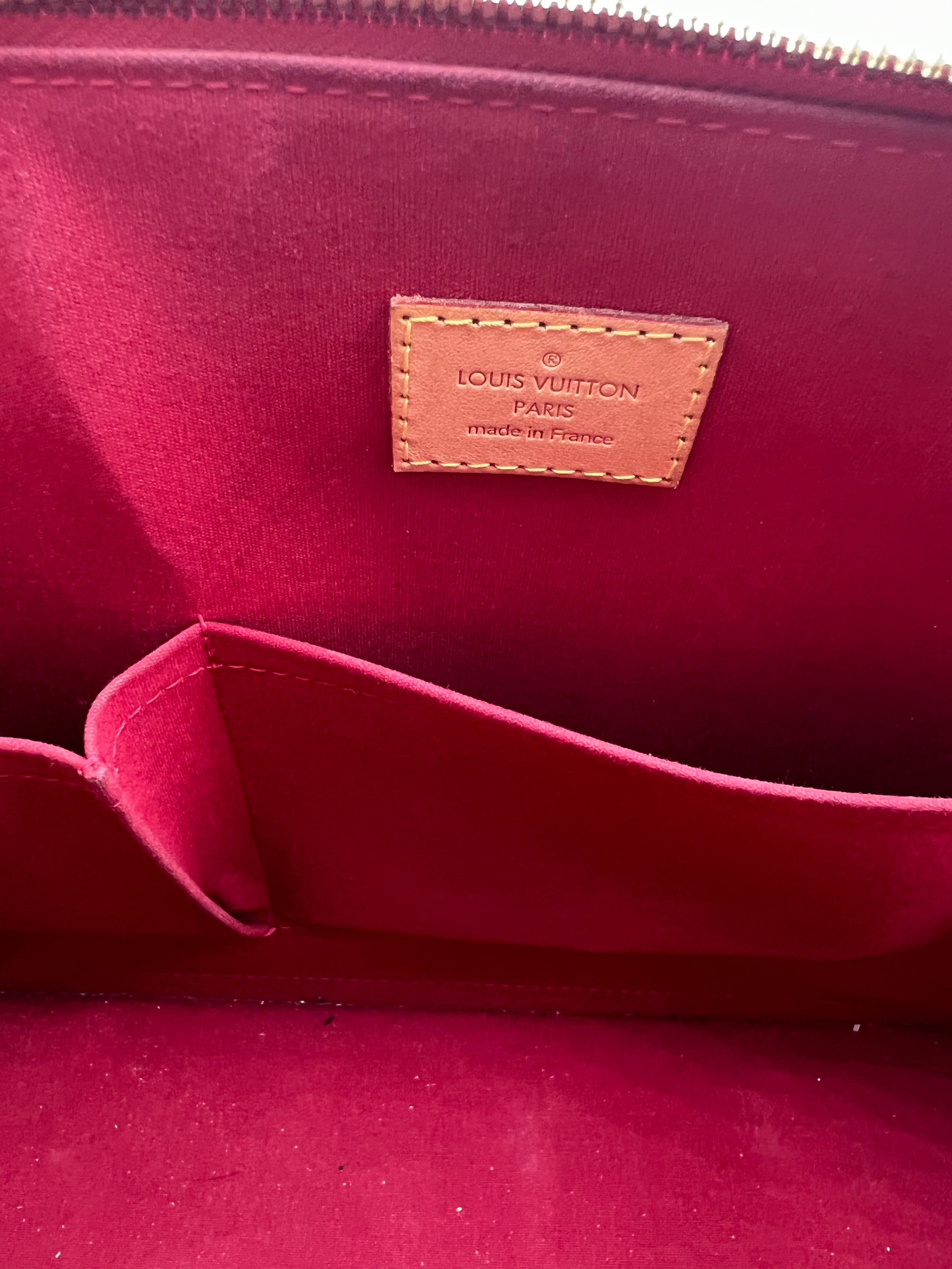 Bolso de mano Louis Vuitton Monogram Vernis Alma MM de piel en color rojo