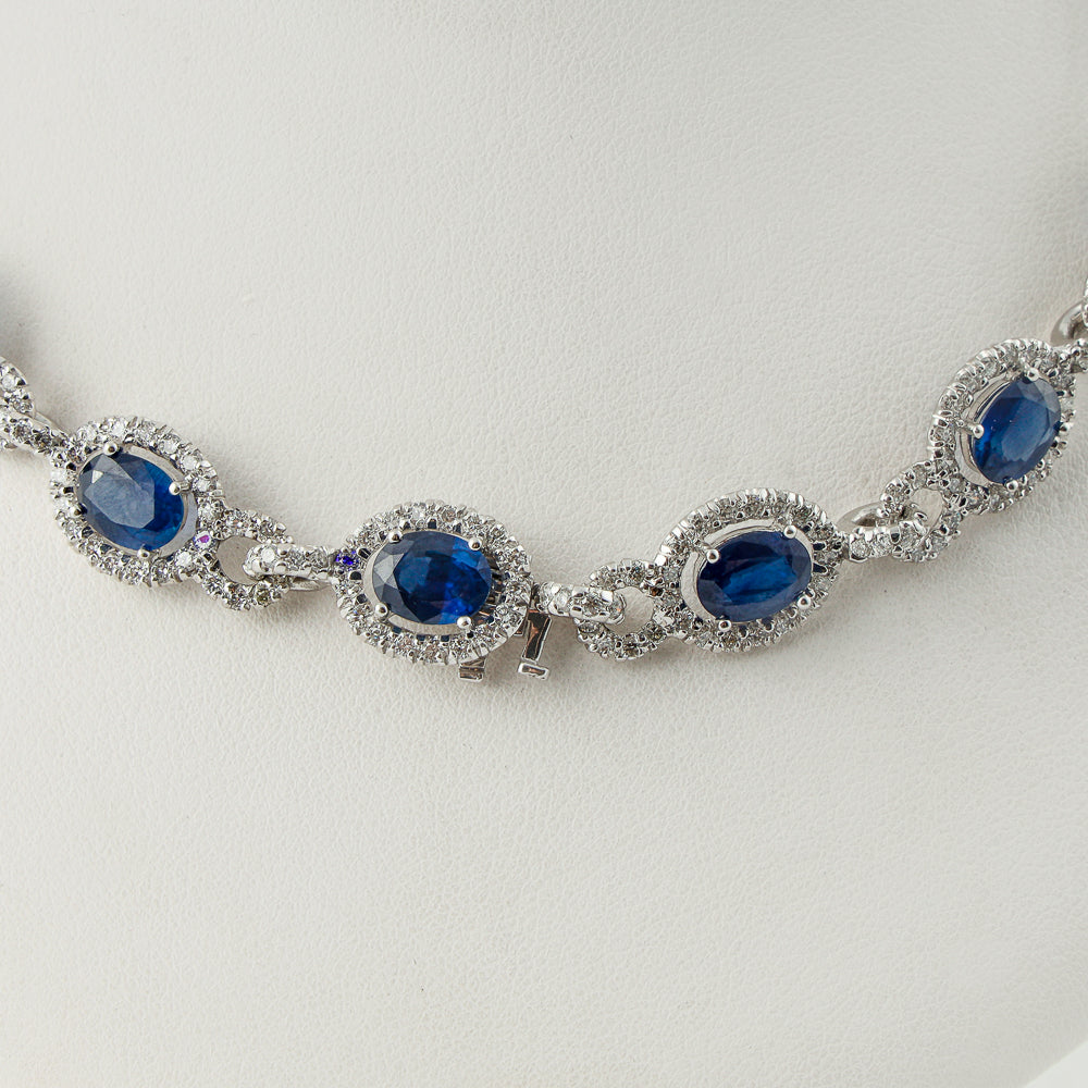 18k white gold necklace set with 12,15 CTW natural diamonds and 30 CTW blue sapphires