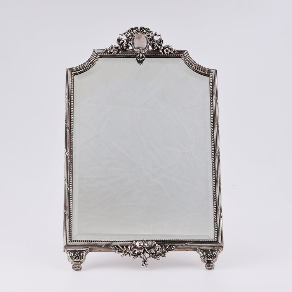 Exquisit 19th-century mirror in a silver frame